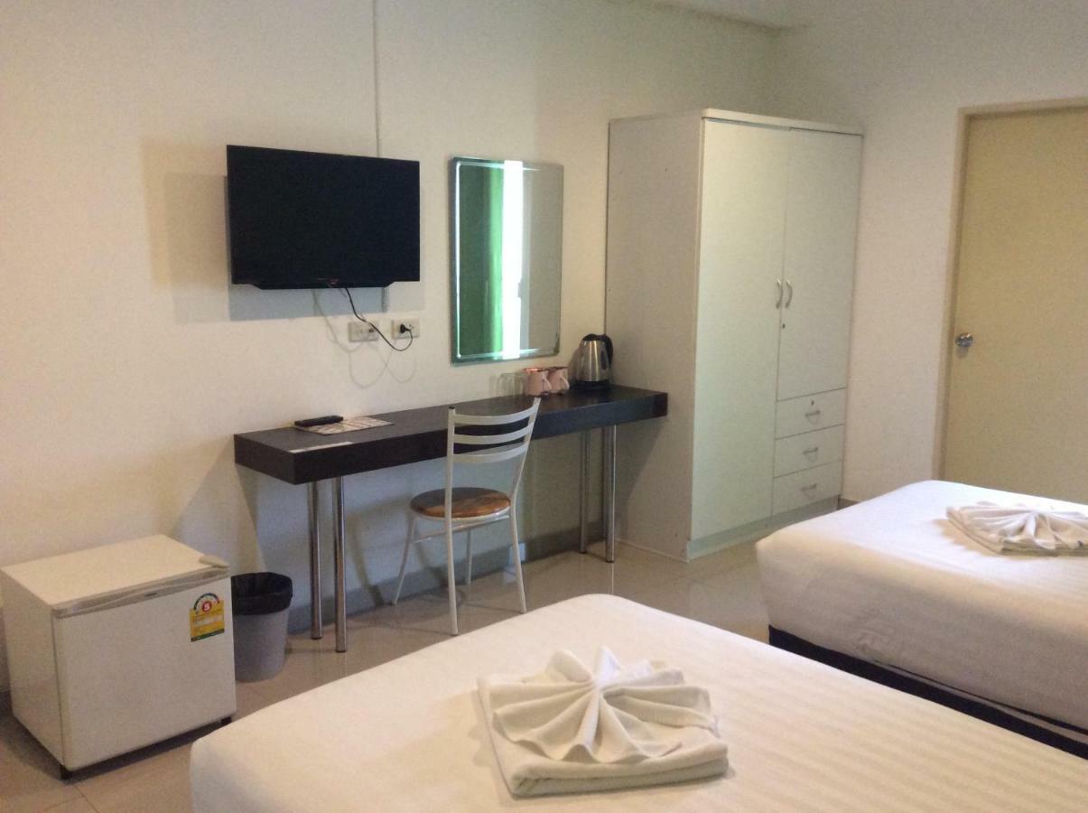 Hotel 2Bedtel à Bangkok Extérieur photo